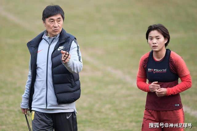 追梦格林历史性失利：绝杀逆转致敬对手